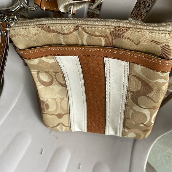 VINTAGE Coach Tan and White  Bag - Picture 4 of 9